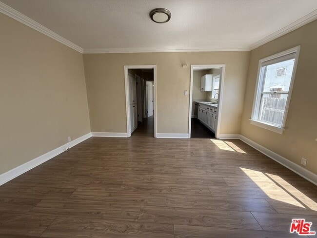 Foto del edificio - 1328 S Bronson Ave