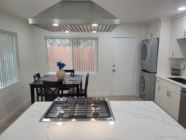 Foto del edificio - 255 E Orange St