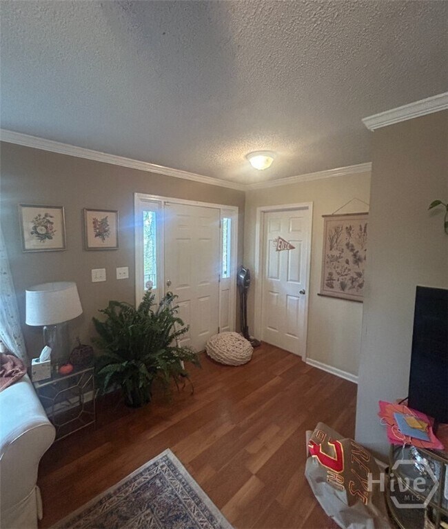 Foto del edificio - 215 Hodgson Dr