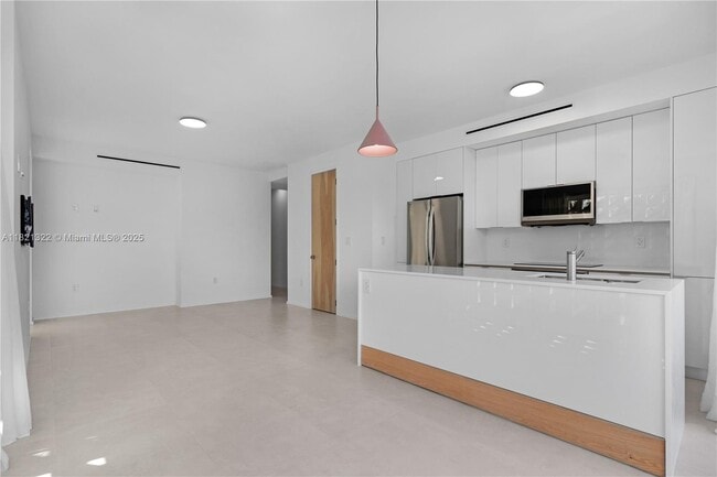 Building Photo - 4432 W Flagler St
