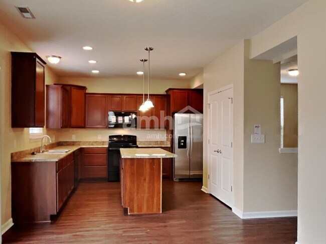 Building Photo - 760 Harvest Ridge Dr