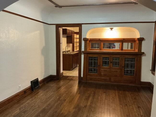 Building Photo - 3 Bedroom Single Family Home