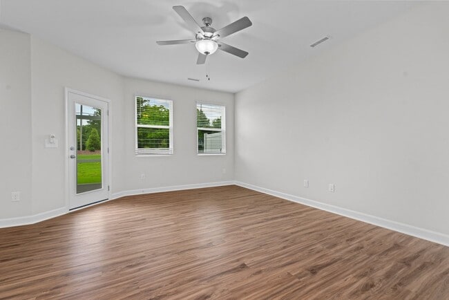 Building Photo - New Construction 3 Bed 2.5 Bath Townhome