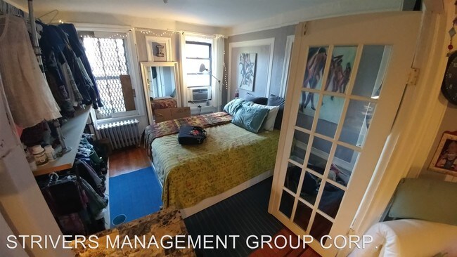 Foto del edificio - 82 E 3rd St