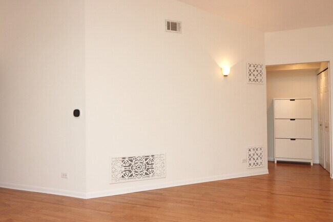 Foto del edificio - 1735 Chesapeake Ln