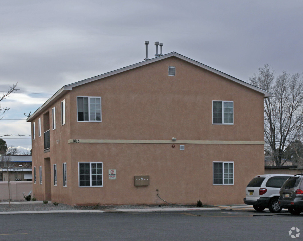Primary Photo - 1013-1017 Alvarado Dr SE
