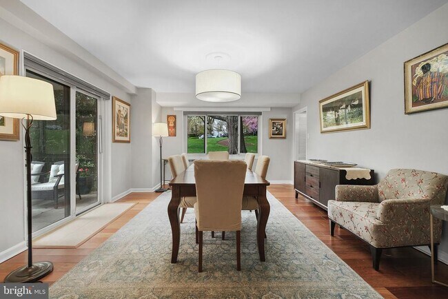 Foto del edificio - 4201 Cathedral Ave NW