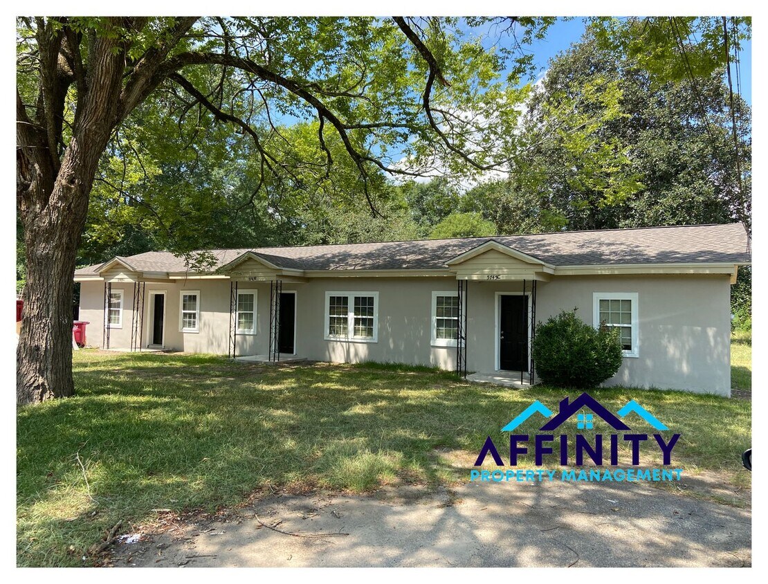 Primary Photo - Newly Renovated Two Bedroom/ 1 Bathroom Ap...