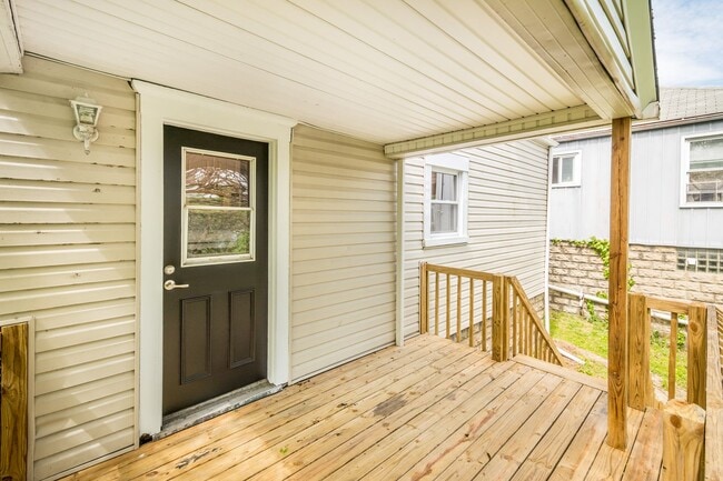 Foto del edificio - AVAILABLE AUGUST 1ST! DON'T MISS THIS BEAUTIFUL 2-BEDROOM HOME IN CLAIRTON!