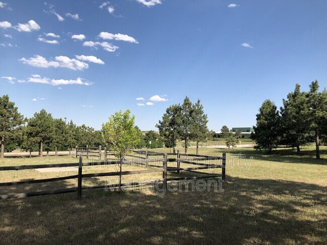 Foto del edificio - 17960 Bakers Farm Rd