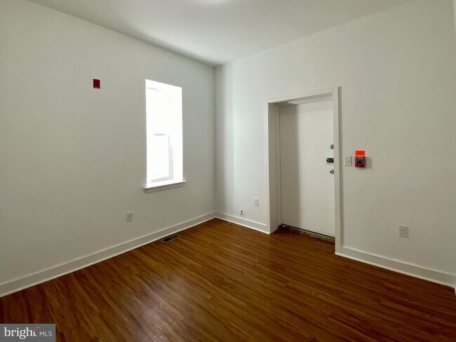 Foto del edificio - 6044 Market St