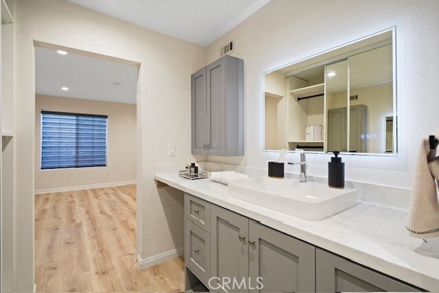 Foto del edificio - 21400 Burbank Blvd