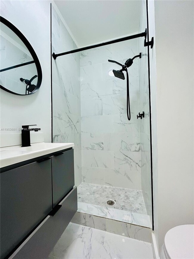 Foto del edificio - 880 SE 4th Pl