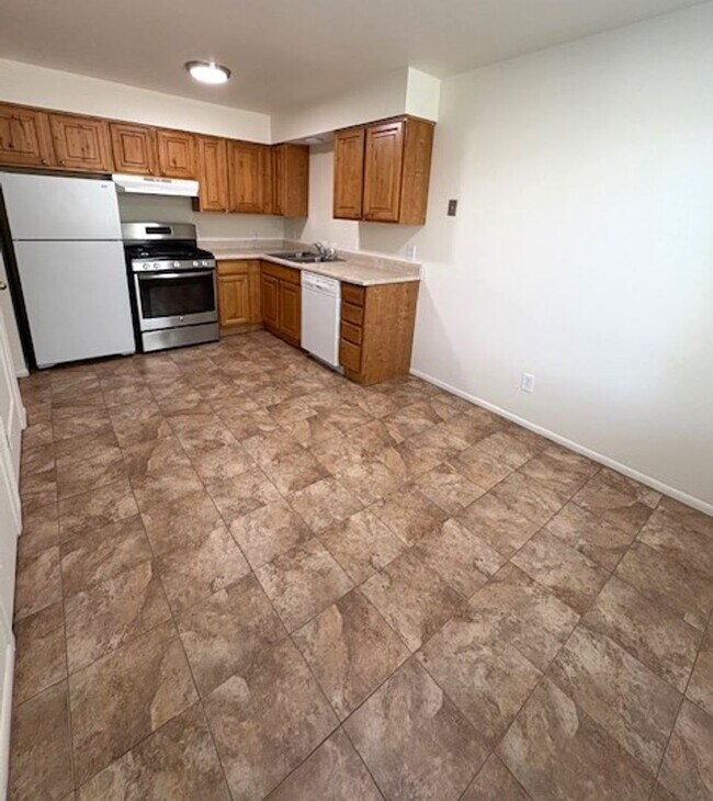 Foto del edificio - 2 Bedroom Apartment in Holladay!