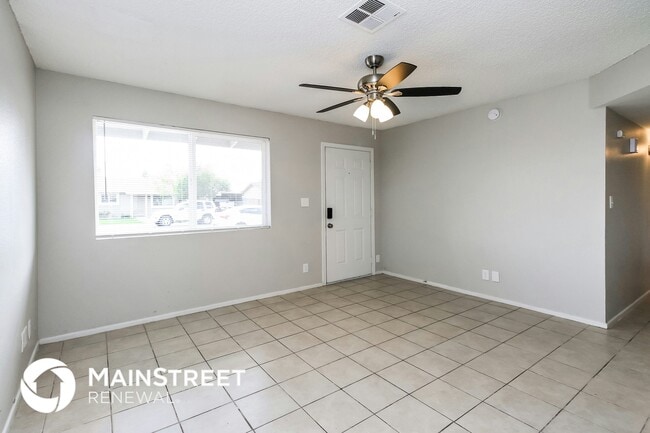 Foto del edificio - 774 E Carla Vista Dr