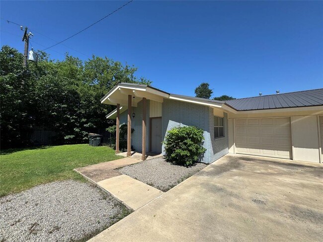 Foto del edificio - 2304 Mesquite Ln