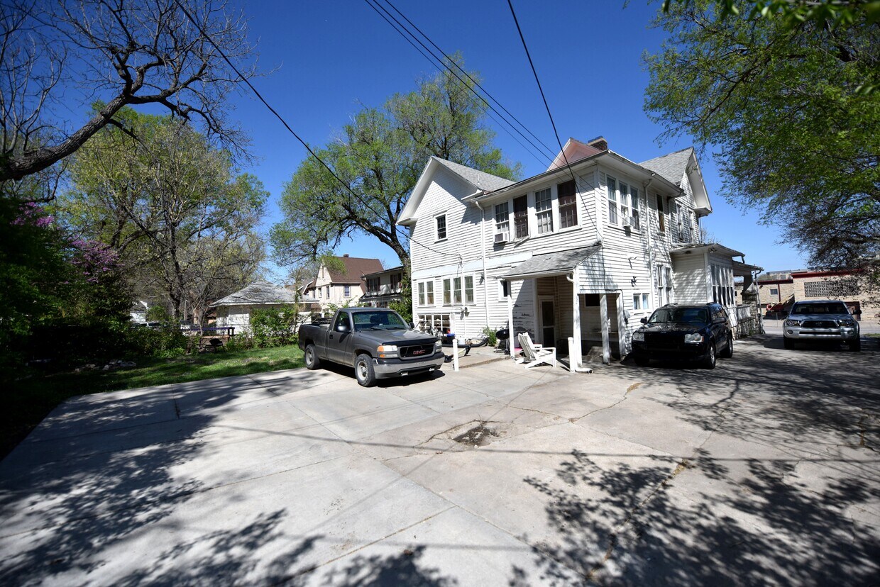 1803 Anderson Ave, Manhattan, KS 66502 House Rental in Manhattan, KS