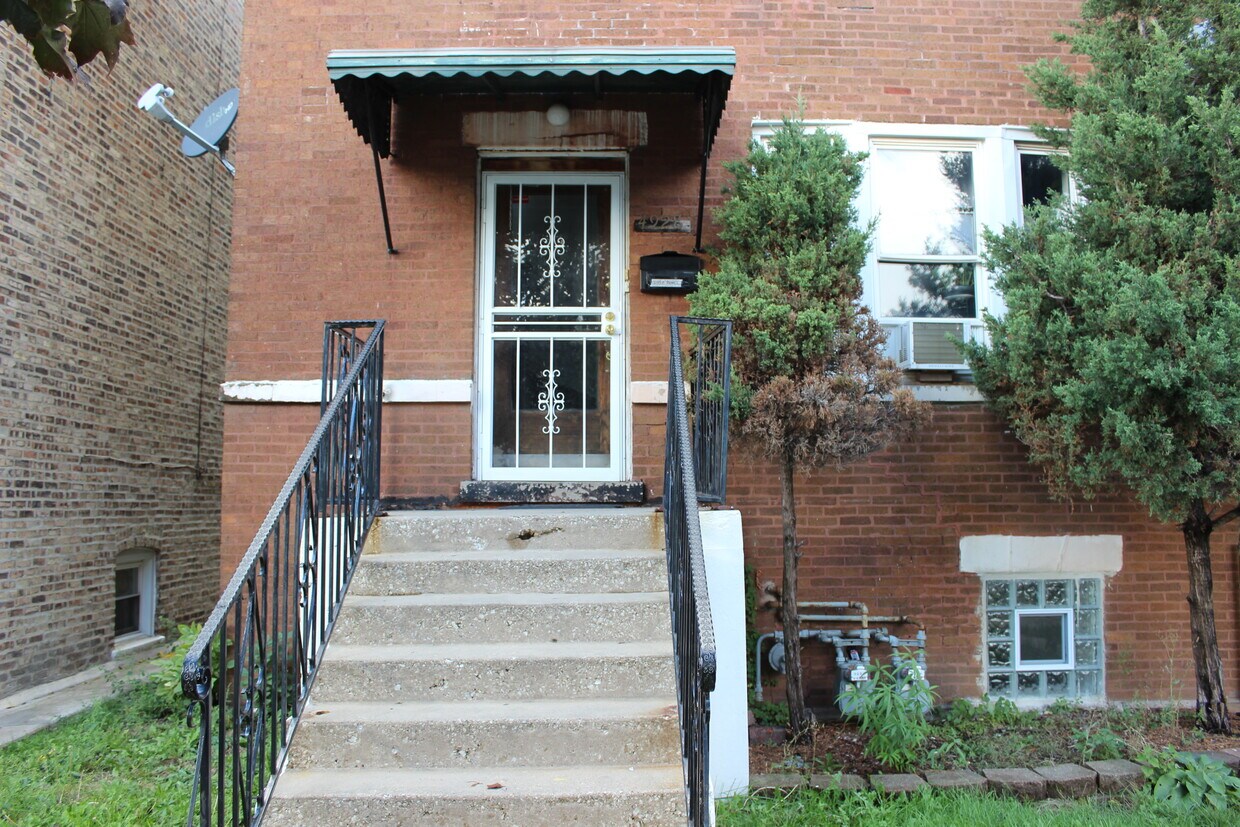 Primary Photo - 4928 W 24th Plz