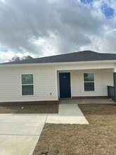 Building Photo - 219 Charleston Dr