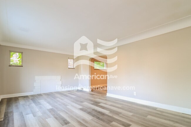 Foto del edificio - 14350 Rutherford St