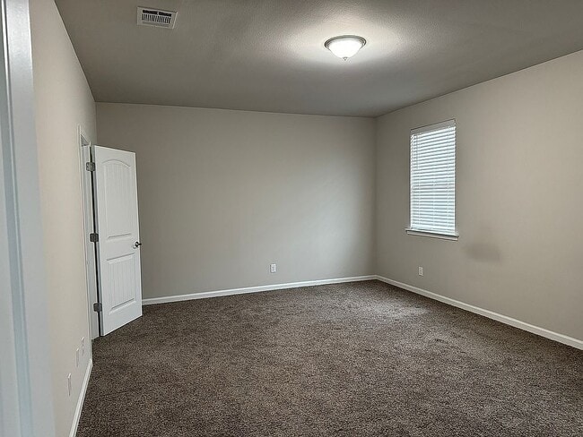 Building Photo - 5579 Grand Springs Rd