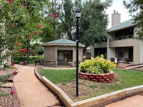 Building Photo - 11140 Stratford Dr