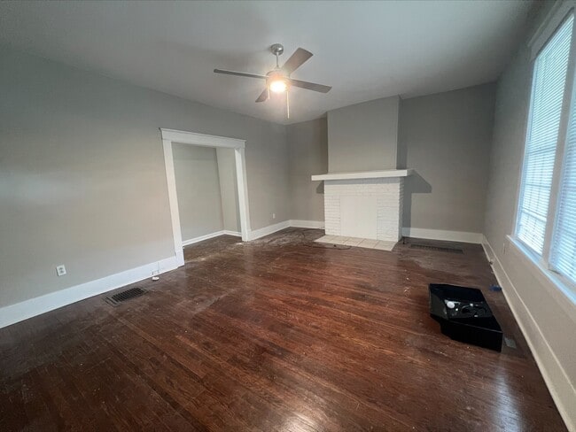 Foto del edificio - 3240 W Hamilton Ave