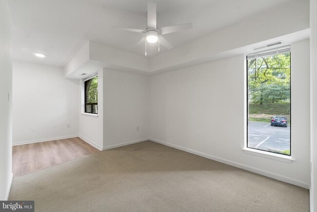 Building Photo - 9 Silverwood Cir