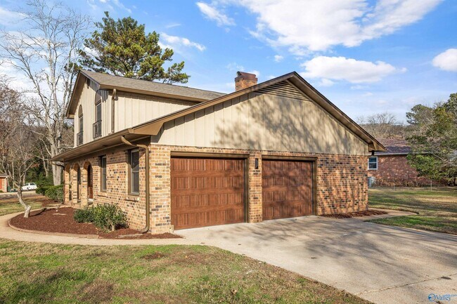 Foto del edificio - 8003 Brookfield Cir SE