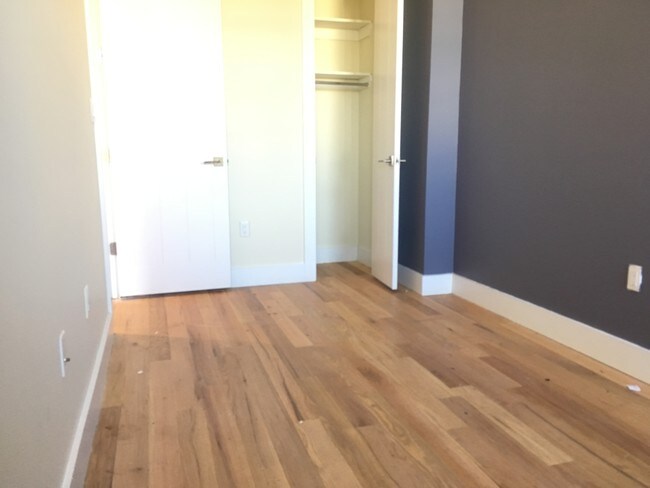 Foto del edificio - 404 Seneca Ave