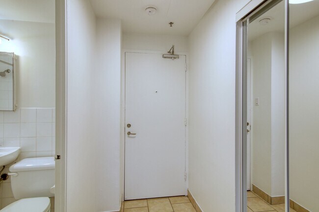 Building Photo - 3455 Rue Aylmer
