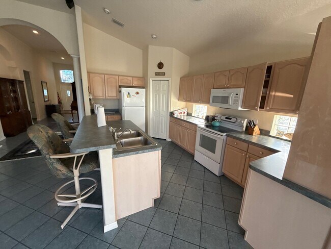 Foto del edificio - 30 W Doerr Path