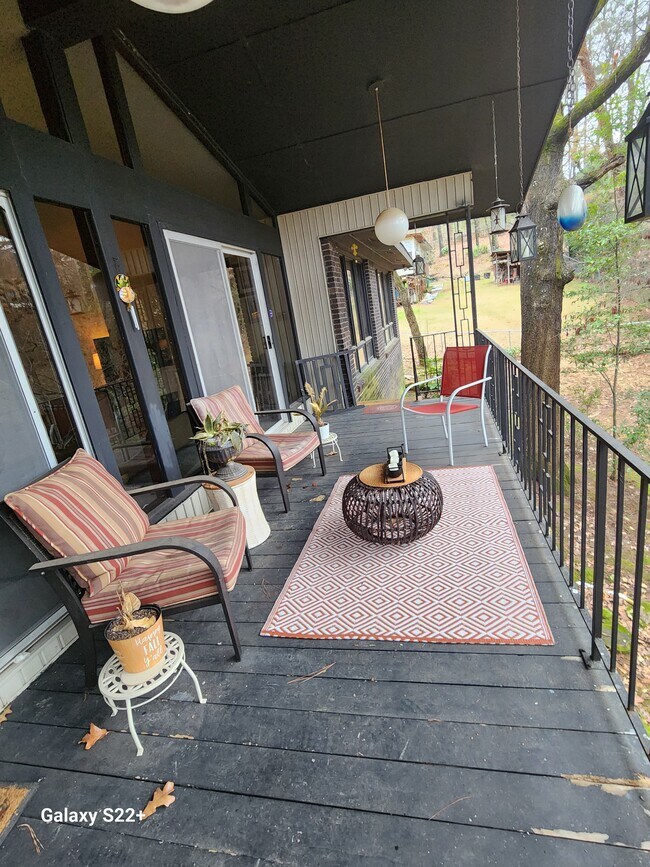 Foto del edificio - 510 Hillsboro Rd