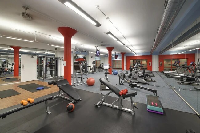 Foto del edificio - 226 W Schiller St