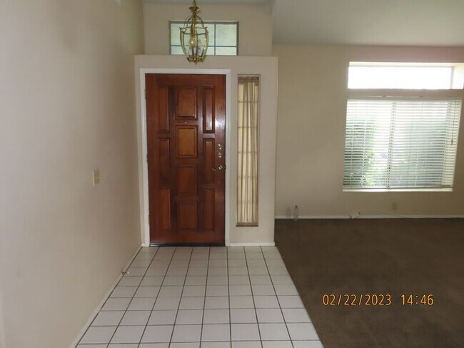 Foto del edificio - 24431 Ridgewood Rd