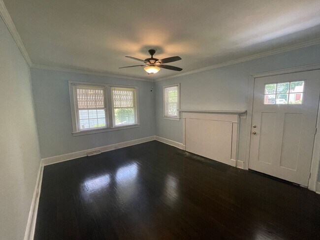 Building Photo - Adorable Home in Ashley Park!