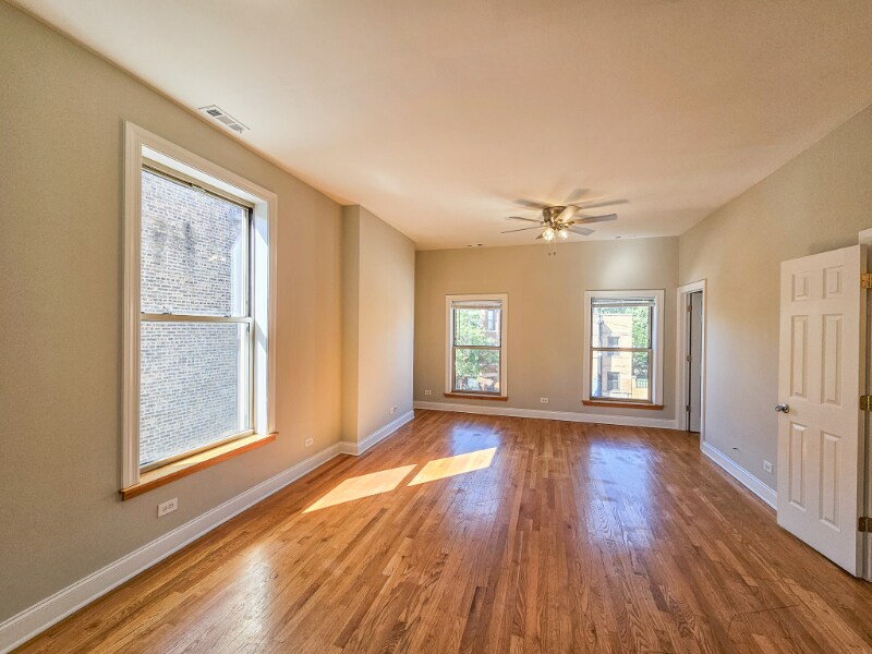 Primary Photo - 1739 W Addison St