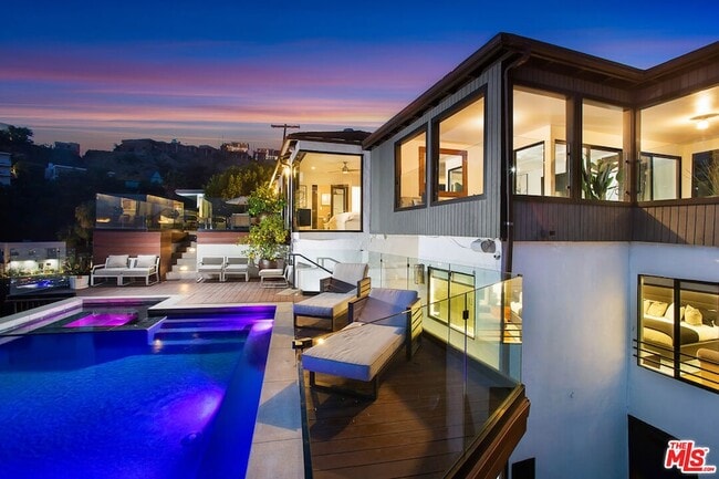 Photo - 1733 Sunset Plaza Dr House