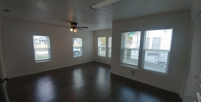 Building Photo - 134 Ward Ave