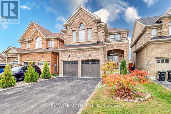 Building Photo - 2179 Dawson Cres