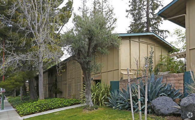 Foto del edificio - Valley Oaks Apartments