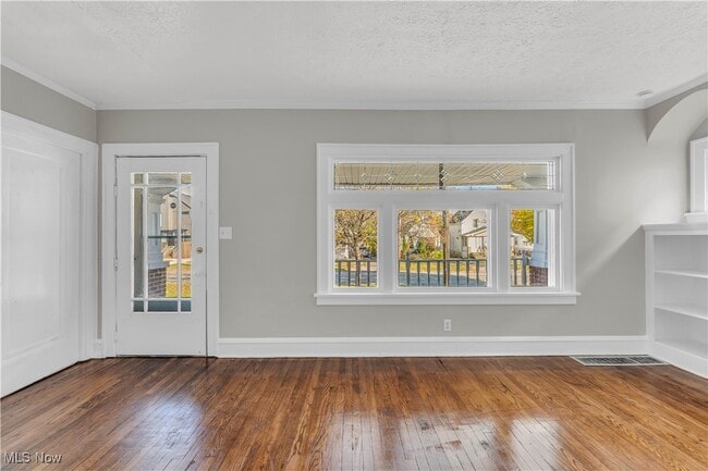 Foto del edificio - 3746 W 140th St