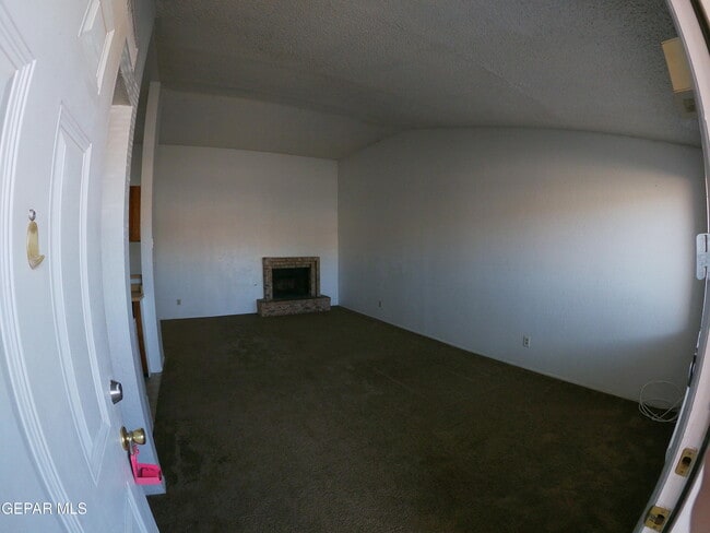 Building Photo - 1922 Lake Omega St