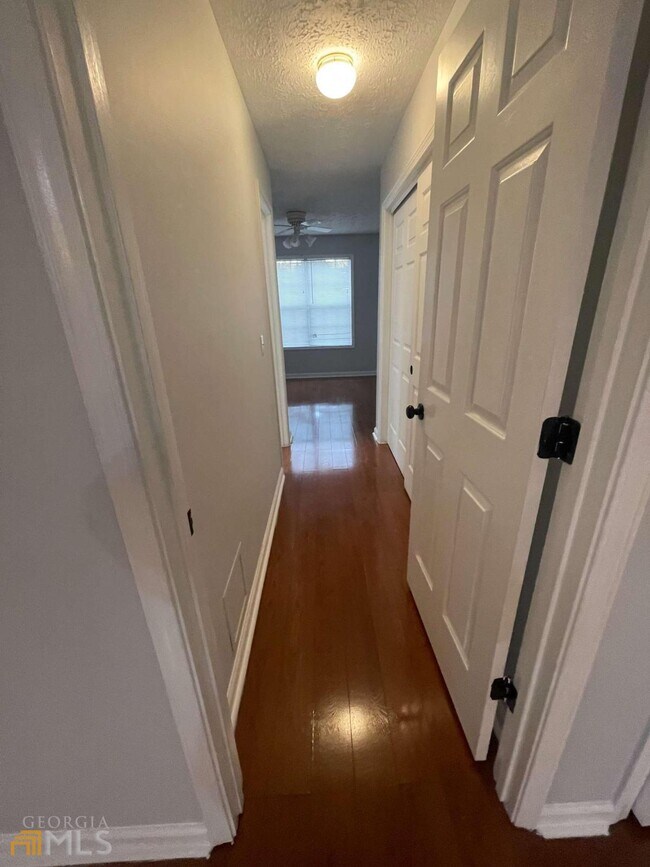 Foto del edificio - 2756 St Charles Ln NW