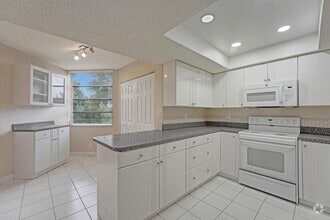 Building Photo - 9531 Seagrape Dr