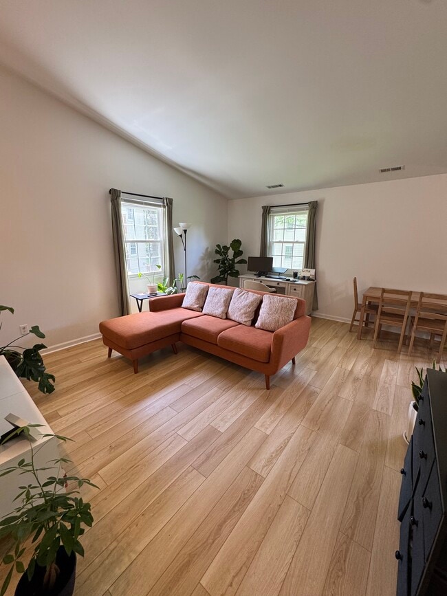 Foto del edificio - 602 Maplewood Ave