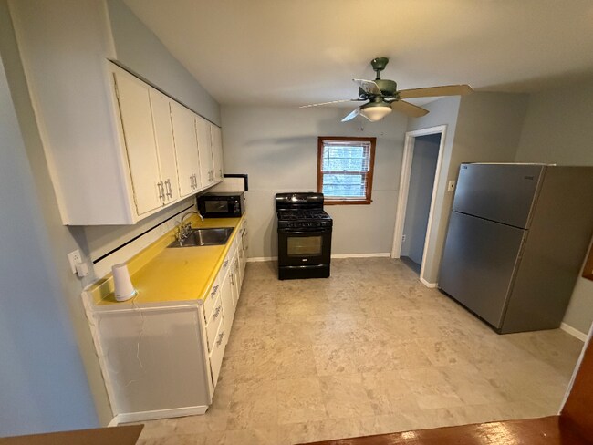 Foto del edificio - 144 Flora Dr