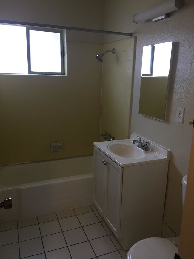 Building Photo - 1 bedroom in Gardena CA 90247