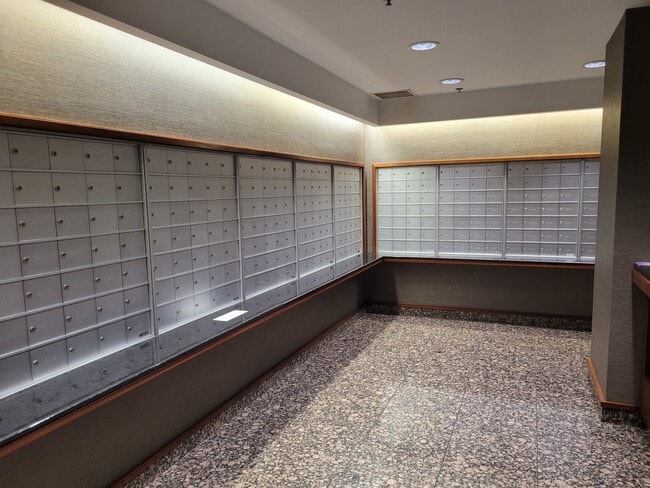 Building Photo - 545 N Dearborn St