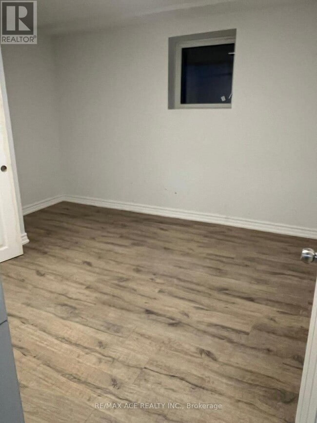 Building Photo - 161 Heale Ave